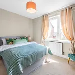 Match Point Flat: 2-Bed Flat By Wimbledon Tennis Club