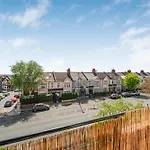 Match Point Flat: 2-Bed Flat By Wimbledon Tennis Club