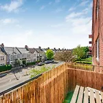 Match Point Flat: 2-Bed Flat By Wimbledon Tennis Club
