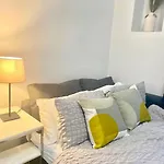 Spacious Studio, 5 Mins To Victoria Station, Central London