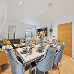 Marble Arch Luxury 3-Bedroom Penthouse Haven 73