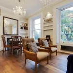 Bright Camberwell Georgian Apartment