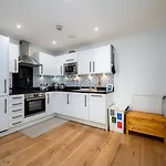 Guestready - Stylish Retreat Near The Airport