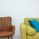 Excel O2 Stunning Large 3 Bedroom Apartment With Balcony