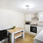 Two Bedroom Apartment In Dalston