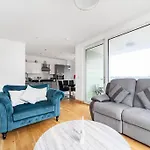 Modern 1-Bed With Panoramic View In Central London