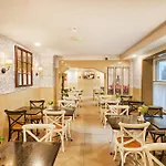 Huttons Hotel, Victoria London
