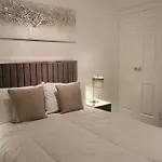 Stunning 2 Bedroom Apartment In Canary Wharf - Morland Apartments