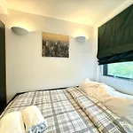 The Crib - 3 Bedroom Apartment Central London By Wild