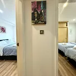 The Crib - 3 Bedroom Apartment Central London By Wild