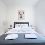Pleasant 1 Bedroom Camden Apartment -On 1St Floor