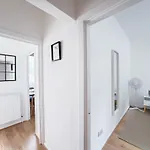 Pleasant 1 Bedroom Camden Apartment -On 1St Floor