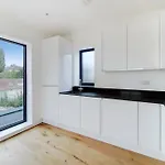 Penthouse Studio Apt With Private Rooftop Terrace
