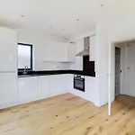 Penthouse Studio Apt With Private Rooftop Terrace
