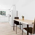 Airy Spacious 1 Bedroom Aprtment With Garden In Brixton