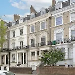 Luxurious Modern Flat In Charming Little Venice