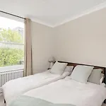 Luxurious Modern Flat In Charming Little Venice