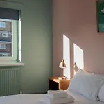 Central London Stylish 4 Bedroom Apartment