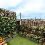 Olympia-Museums-KensingtonLondon Apartment