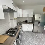 E10 Short Stay Apartment