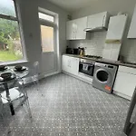 E10 Short Stay Apartment