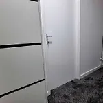 1 Bed Flat With Free Parking In E13