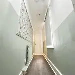 One Bedroom Apartment Near Kennington Park