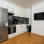 Tranquil 2Br In London Harlesden