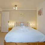 Imperial Horseferry Road Apartment