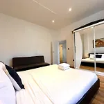 Spacious Comfort In Heart Of Camden