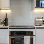 Modern, Stylish Newly Refurbished 2Nd Floor Apartment In Fitzrovia