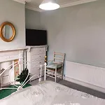Cosy London Double Room Near Wimbledon