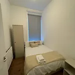 Cheerful 3 Bedroom Apartment