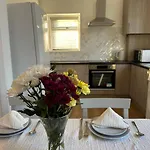 Cheerful 3 Bedroom Apartment