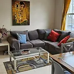 Nice Apartment In Barnes
