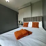 Luxury Room In Rooftop Penthouse In Central London, Shared Flat