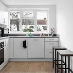En-Suite Studio Rooms In London Near Wembley Stadium