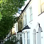 Cozy Rooms Or Entire Apartment In London, Fast Links To Central
