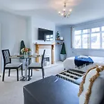 Victoria Family Apartment In Central London