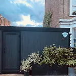 Modern Studio In Camden