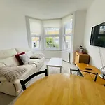 Spacious 3 Bed Flat In Greenwich