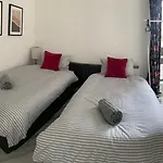 Modern Two Bedroom Two Bath Opp Tube Station