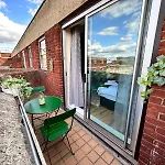 Kensington Two Bedroom Apartment Near Cromwell Hospital
