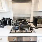 Charming 2-Bedroom Flat In Shepherd\'S Bush, Near Hammersmith