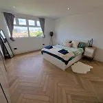 Loft Apartment With Skyline Views Of Canary Wharf