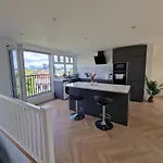 Loft Apartment With Skyline Views Of Canary Wharf
