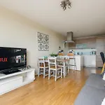 Stratford Skyview Apartment