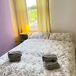 Welcome 2 Bedrooms Flat In Wimbledon