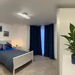 Aya\'S Snaresbrook Apartment
