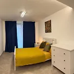 Aya\'S Snaresbrook Apartment